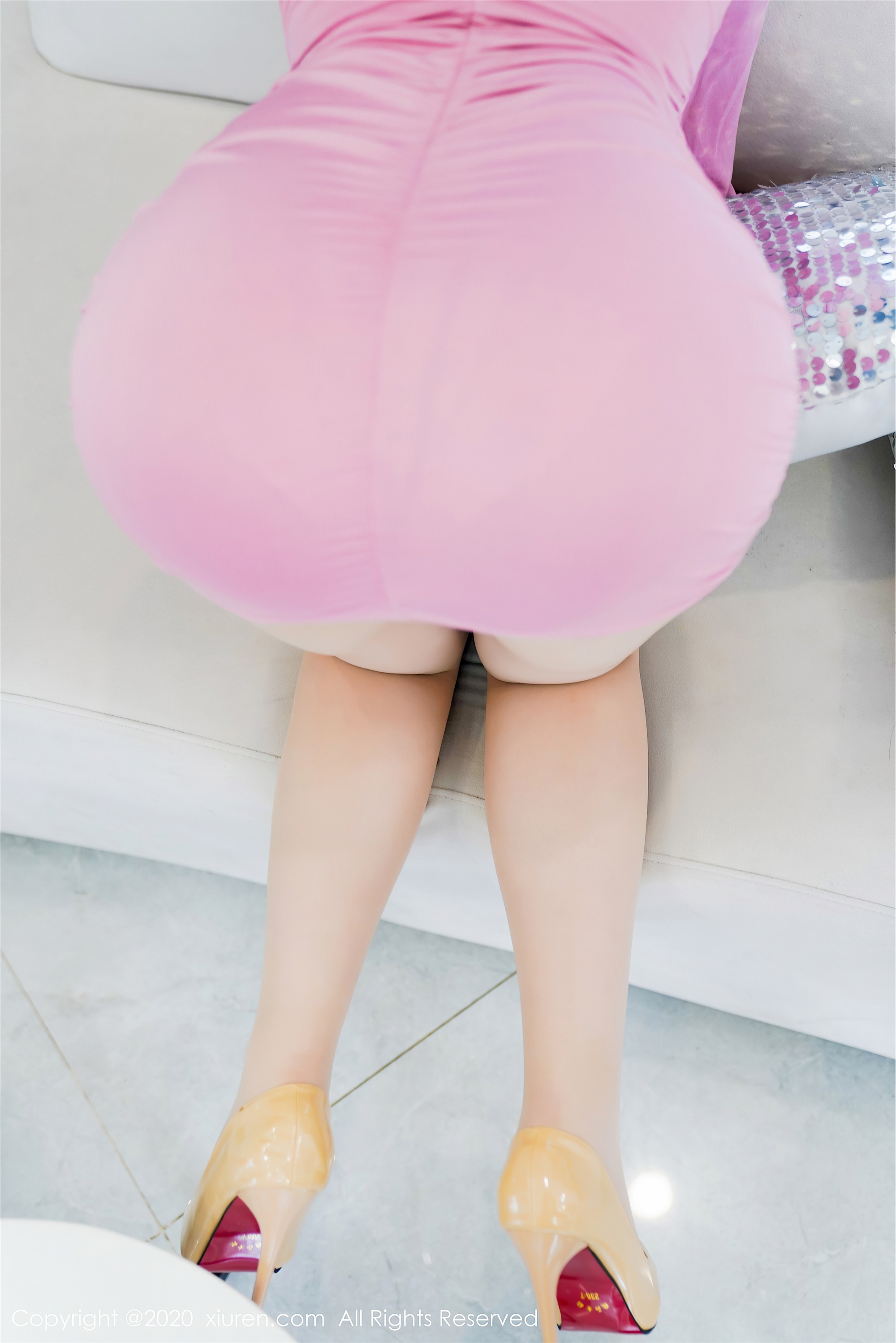 秀人网美媛馆 2020-09-04 Vol.2526 软软Roro